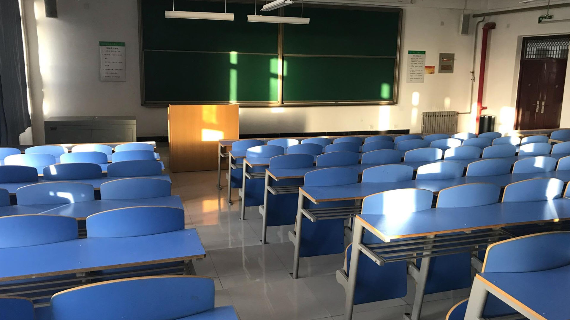 考場(chǎng)為什么使用內(nèi)置天線(xiàn)手機(jī)信號(hào)屏蔽器